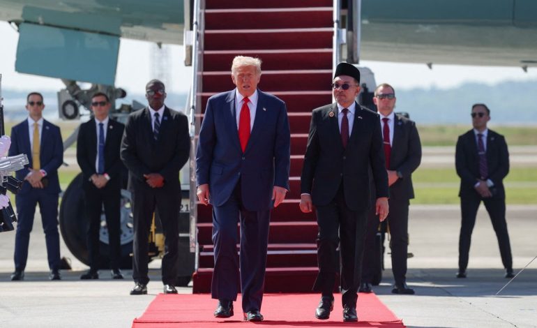 Kunjungan Trump ke Malaysia, Sambutan Hangat Anwar Ibrahim di KTT ASEAN